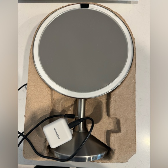 SimpleHuman mirror 6.5 inch - Picture 3 of 5